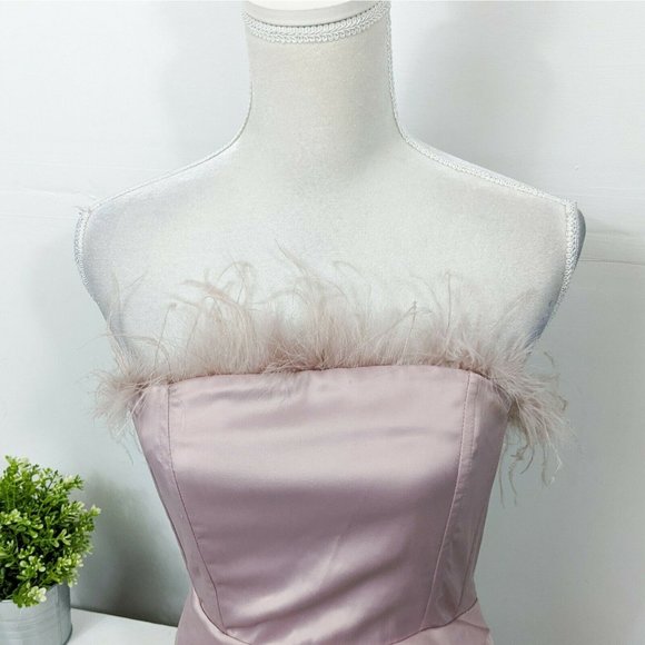LAVISH ALICE NWT Pink Satin Feather Strapless Mini Dress Size 6 - Picture 3 of 9